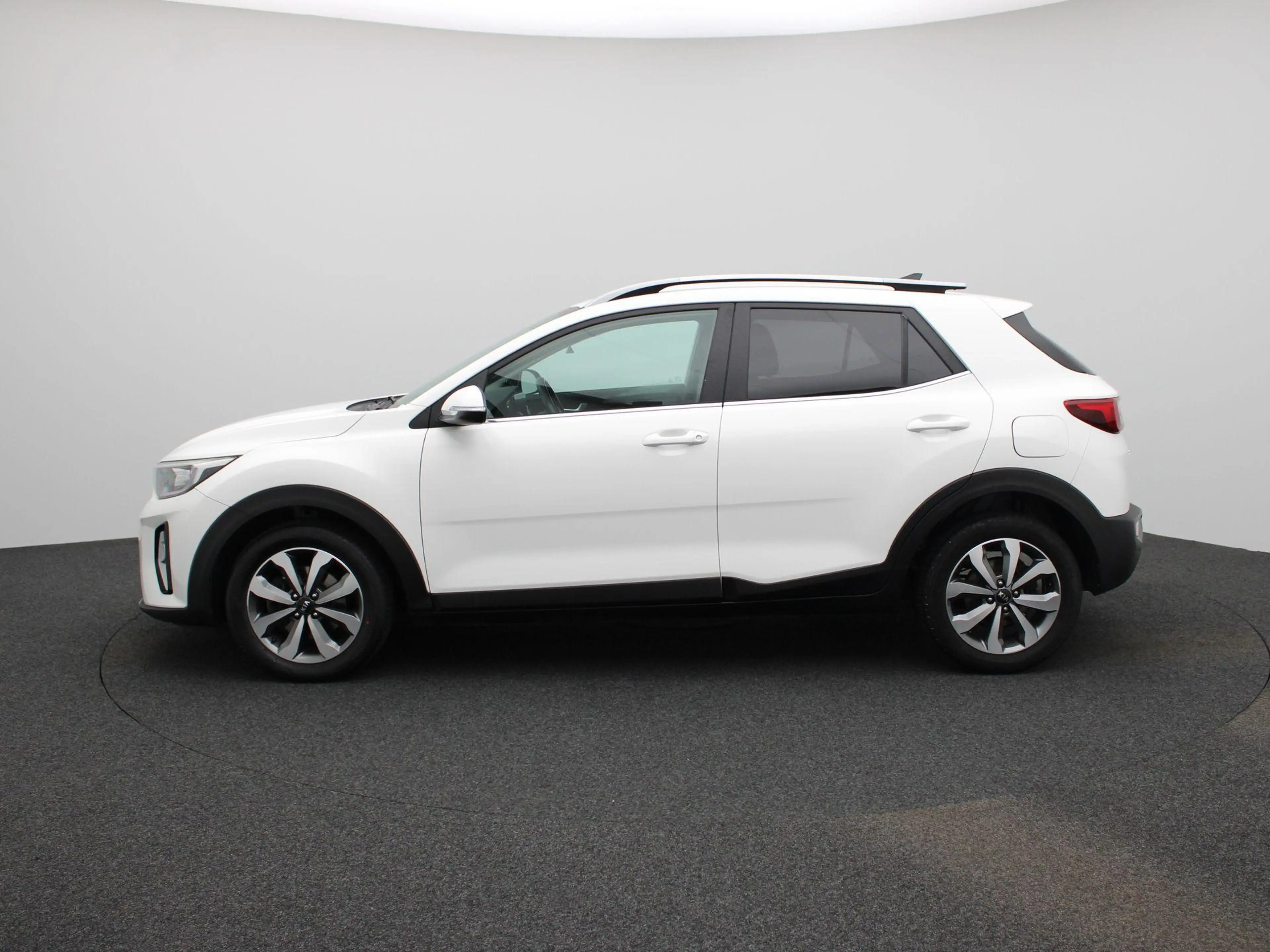 Kia Stonic 1.0 T 100 More — photo 4