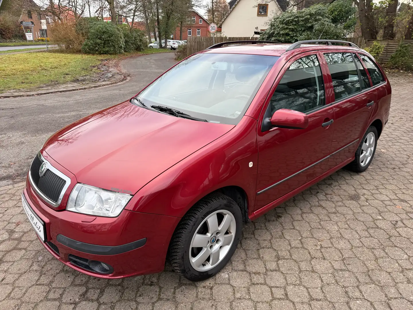 Skoda Fabia Combi 1.4 16V Elegance *Leder*Xenon*AHK*SHZ*PDC* Rot - 2