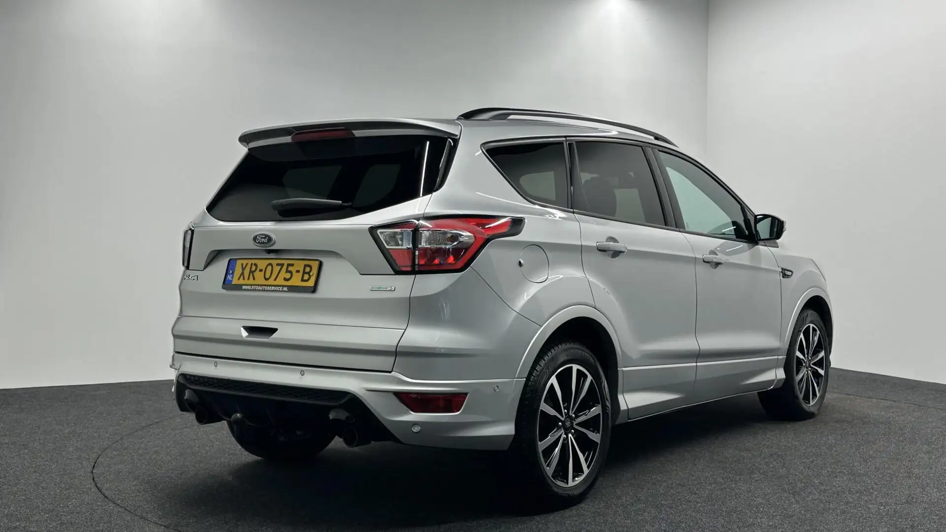Ford Kuga 1.5 EcoBoost ST Line TREKHAAK CAMERA CARPLAY NAVI Grijs - 2
