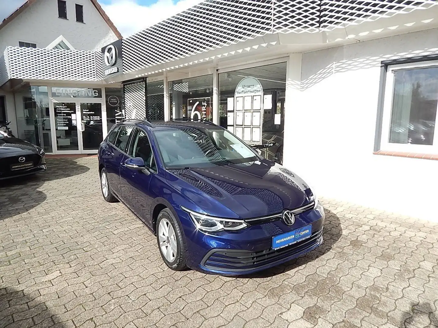 Volkswagen Golf VIII Variant 1.5 Life eTSI Bleu - 1