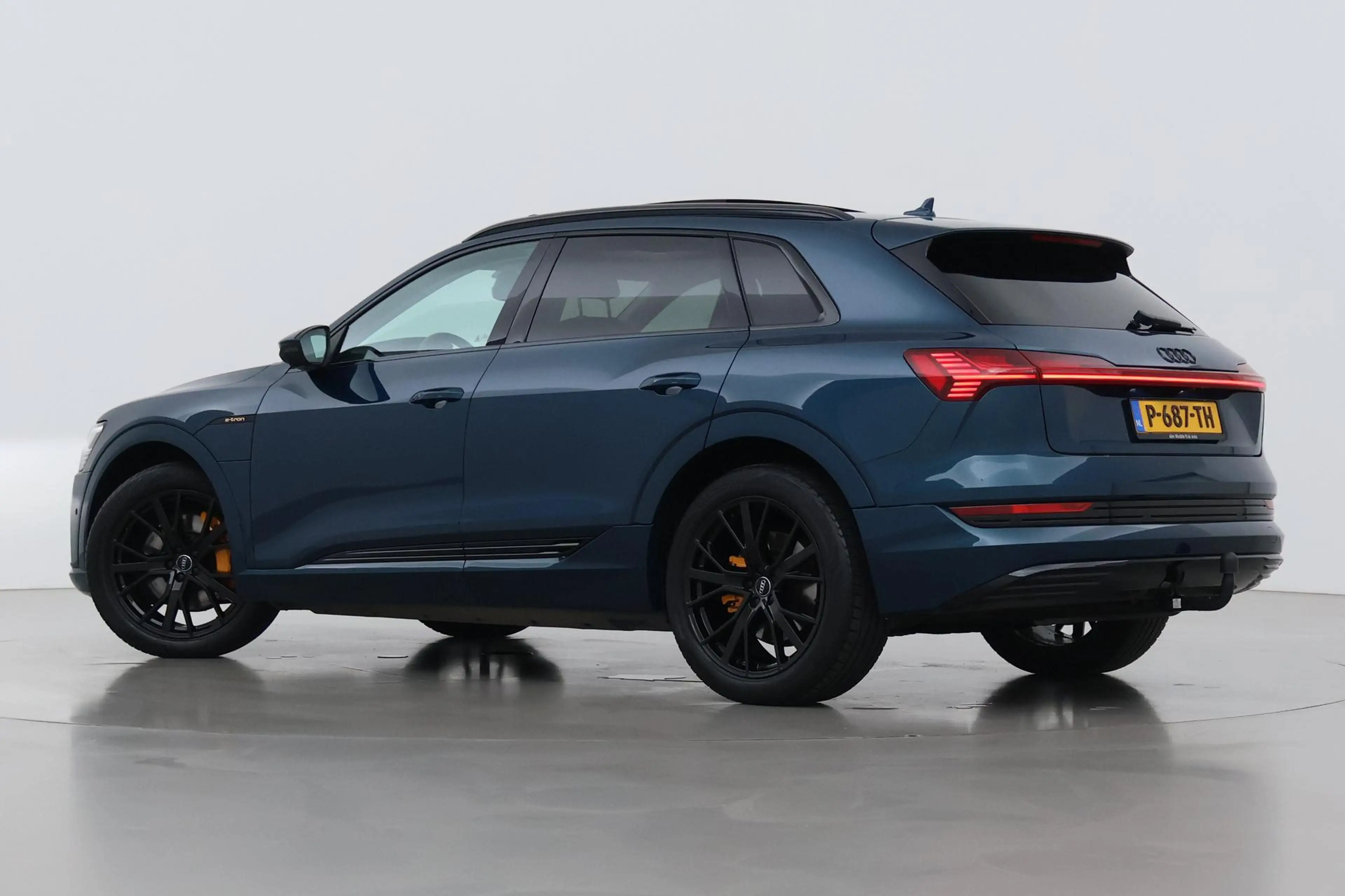 Audi e-tron 55 Quattro Advanced 95 kWh | Luchtvering | Panoram — photo 2