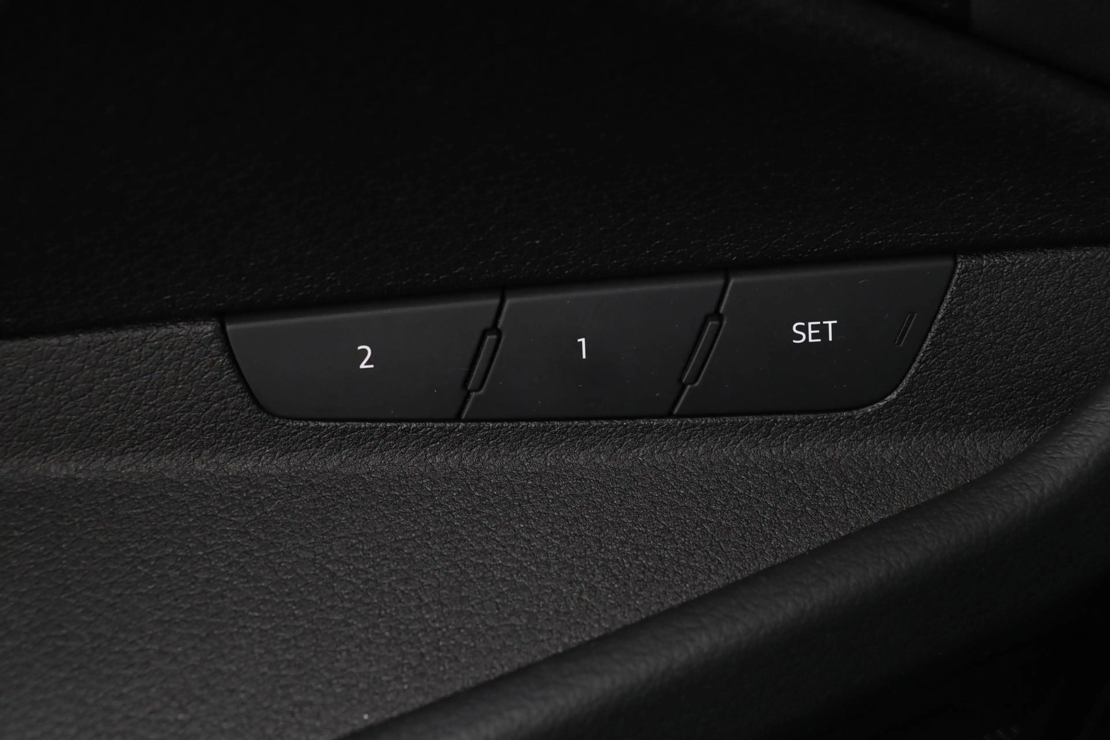 Audi e-tron 55 Quattro Advanced 95 kWh | Luchtvering | Panoram — photo 13