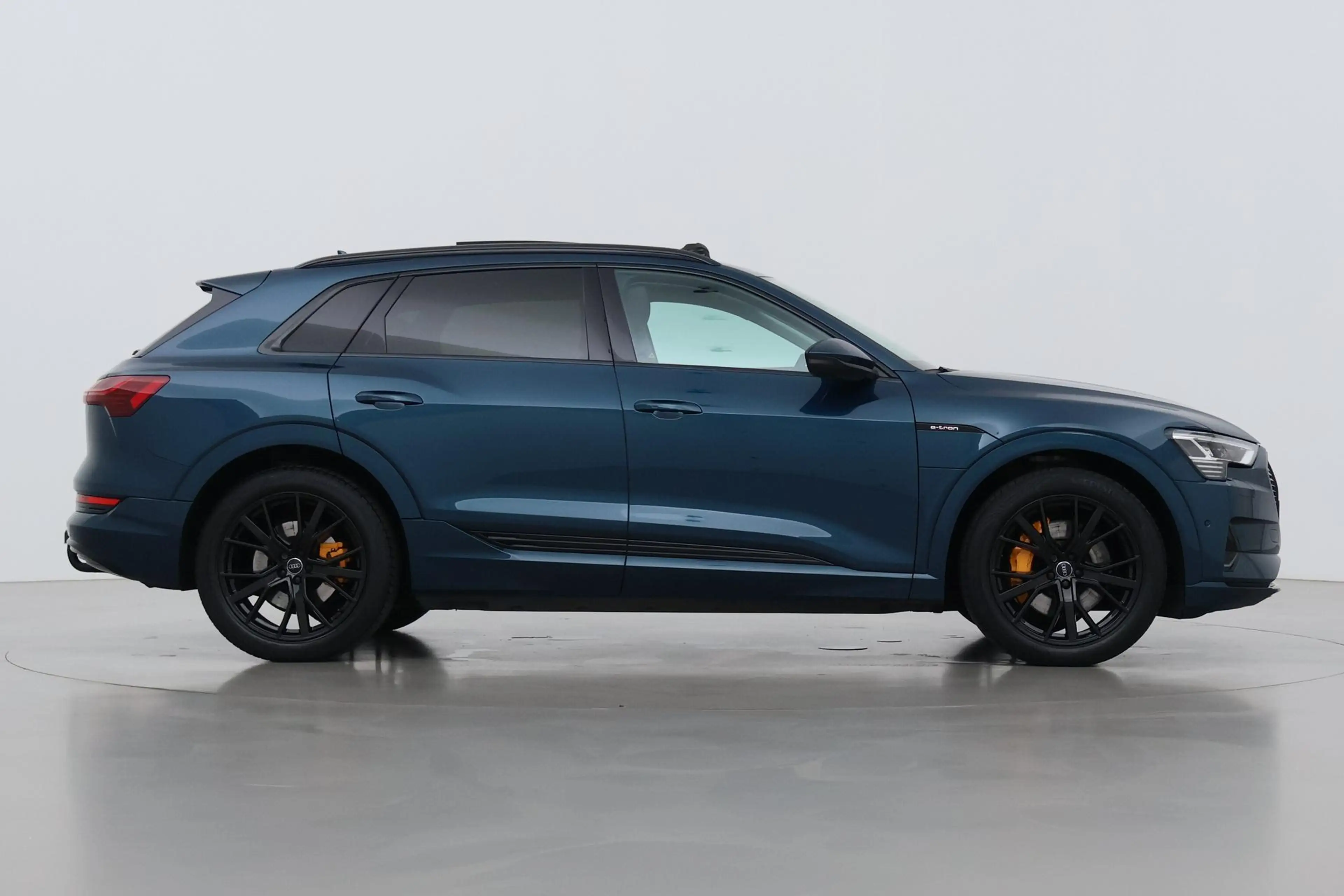 Audi e-tron 55 Quattro Advanced 95 kWh | Luchtvering | Panoram — photo 10