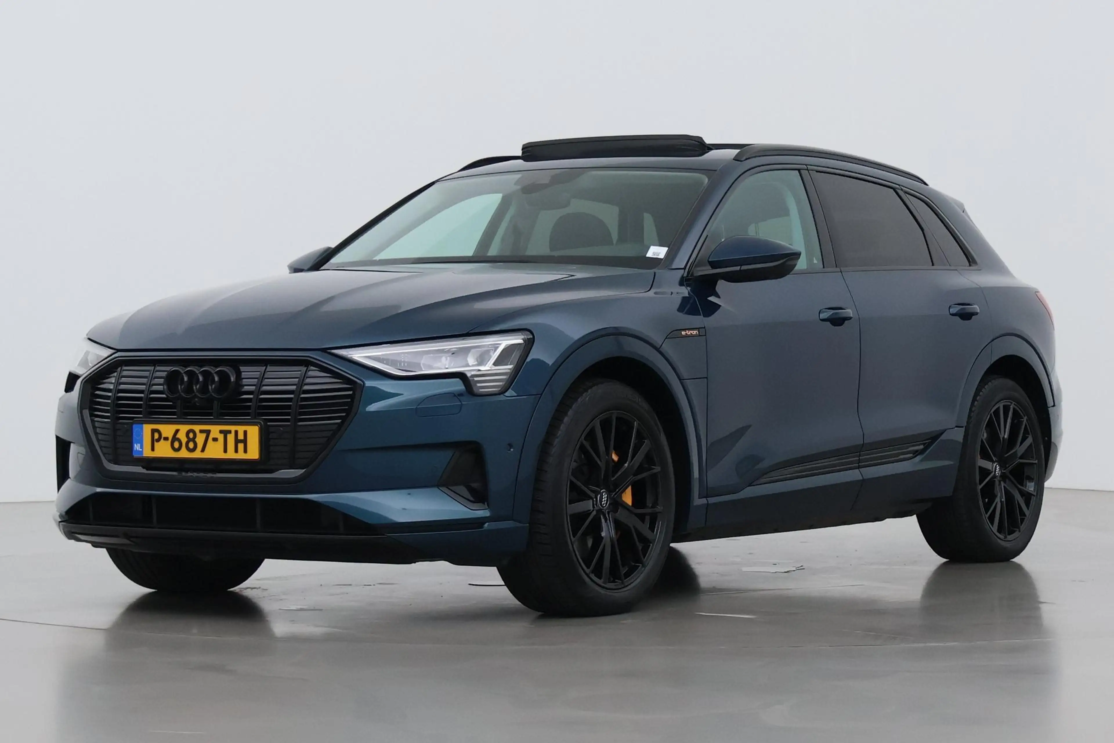 Audi e-tron 55 Quattro Advanced 95 kWh | Luchtvering | Panoram — photo 8