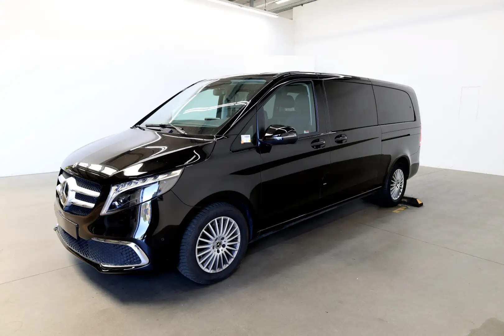 Mercedes-Benz V 300 d 4M Avantgarde Edition XL Extralang L3 8S Schwarz - 2