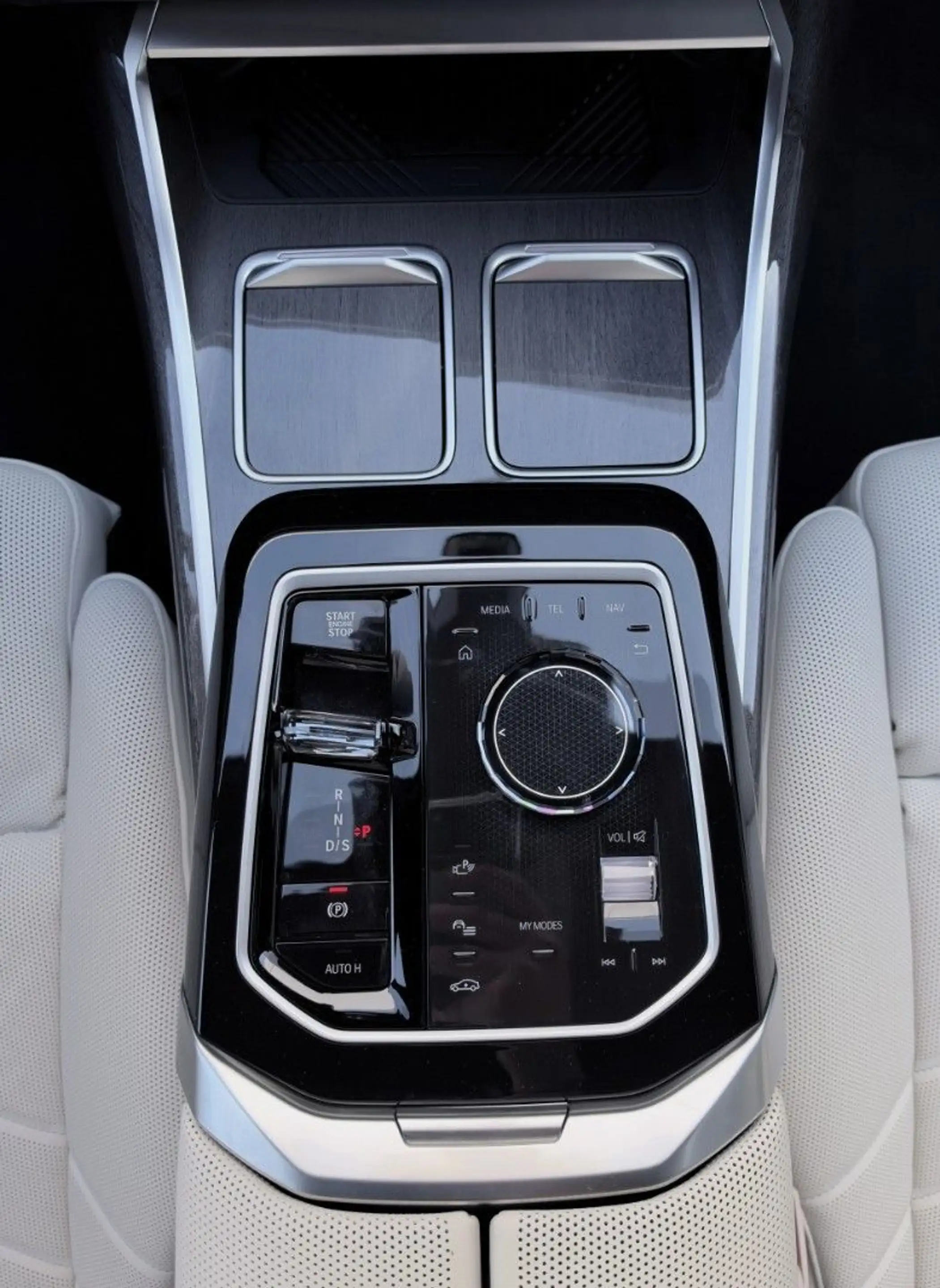 BMW 740 d xDrive M Sport Pro Fond E.°Innovation°Froze — photo 13
