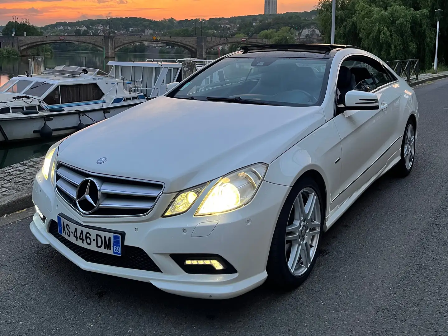 Mercedes-Benz E 220 Classe E Coupé 220 CDI BlueEfficiency A Blanc - 1