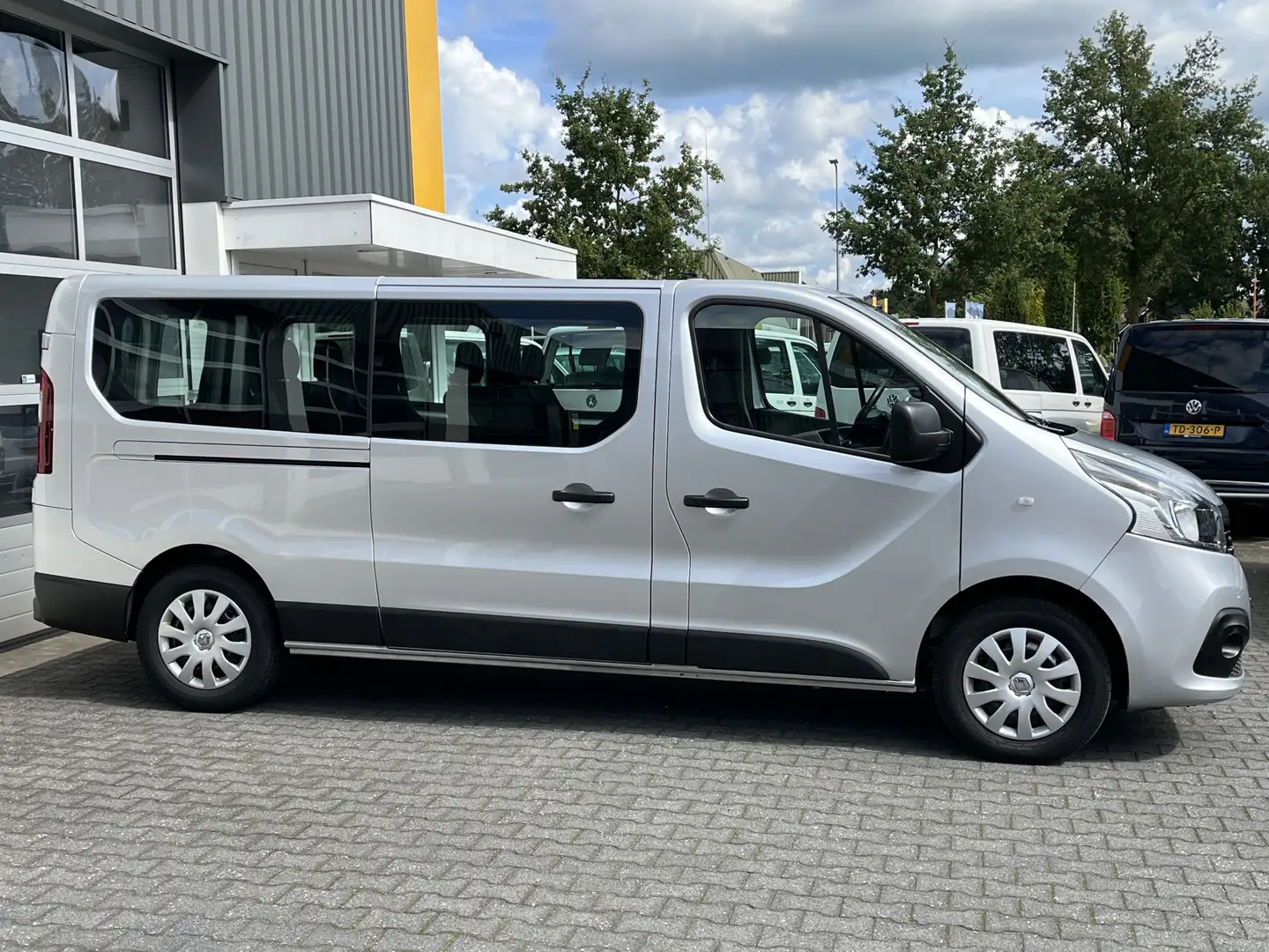 Renault Trafic Passenger 1.6 dCi Grand Expression Energy BTW / BP Szary - 2