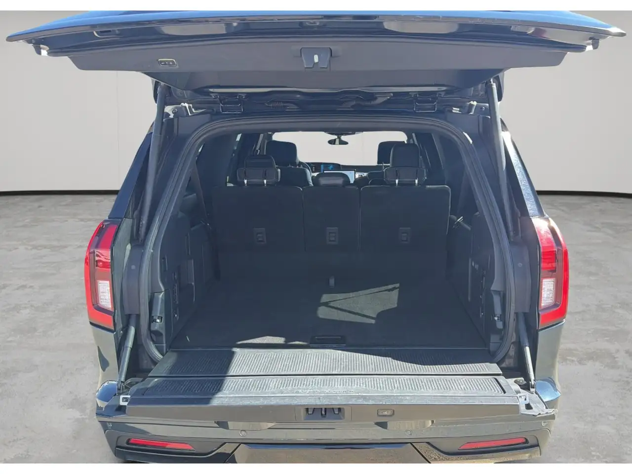 Ford Expedition снимка Ford Expedition