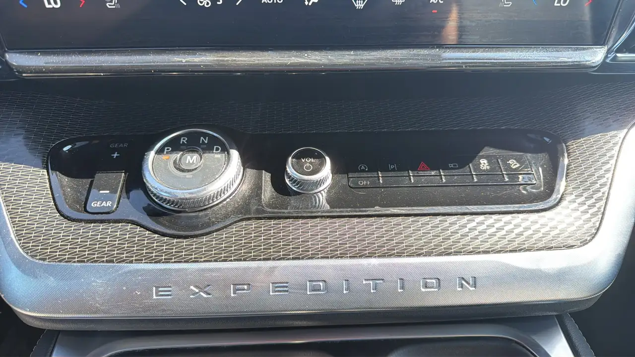 Ford Expedition снимка Ford Expedition