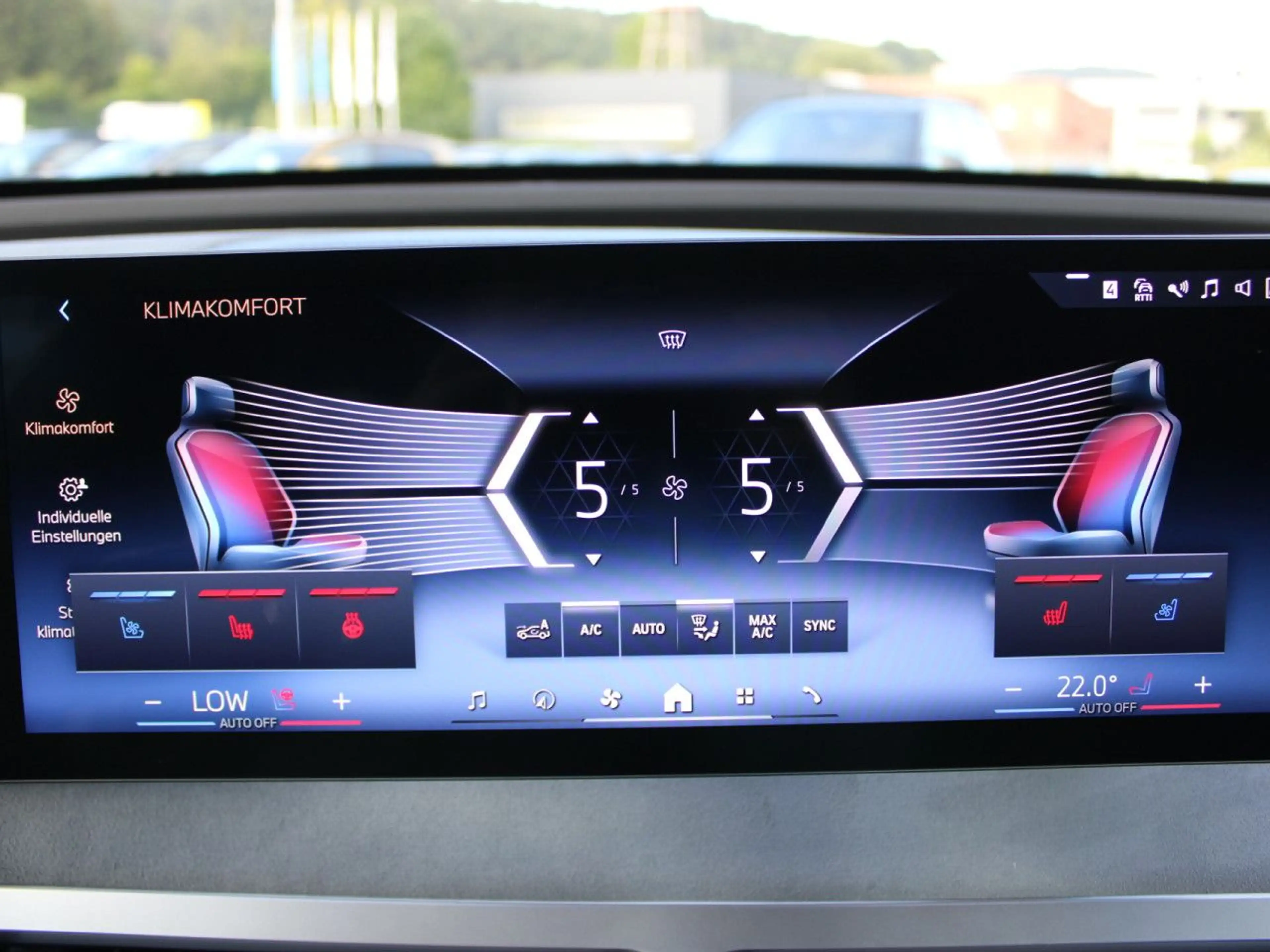 BMW iX xDrive60 Sportpaket HUD Navi LED Klima PDC — photo 13