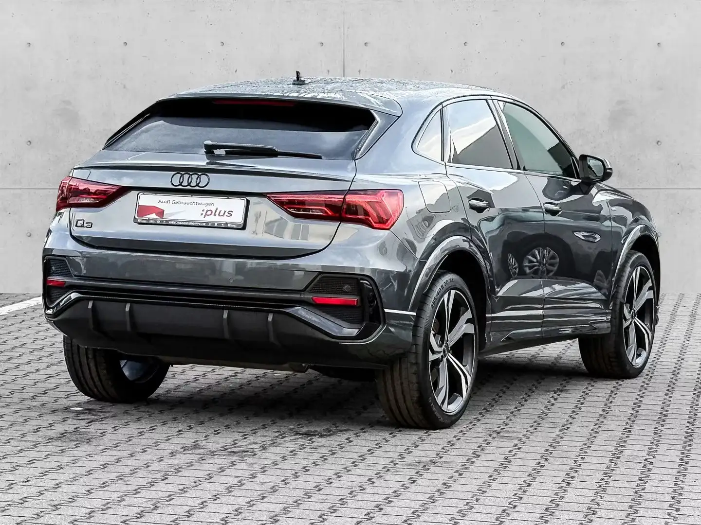 Audi Q3 45 1.4 tfsi e S Line s-tronic 2022 Hybrid Plug-In Gris - 2