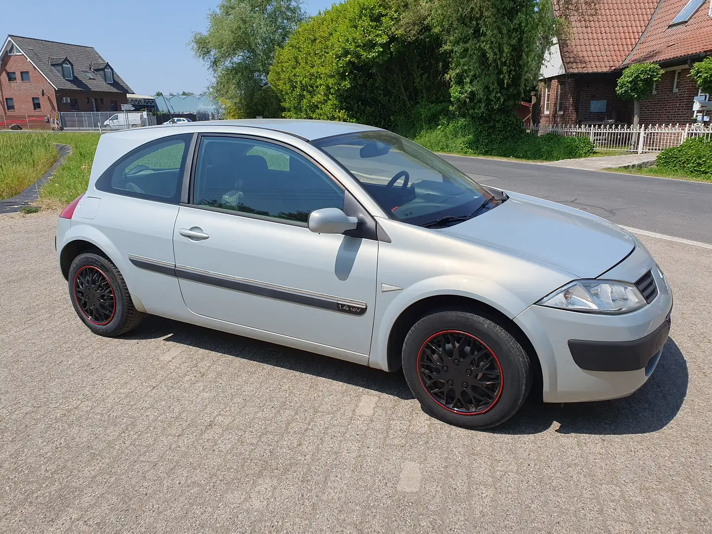 Renault Megane 1.4 Confort Authentique Silber - 2