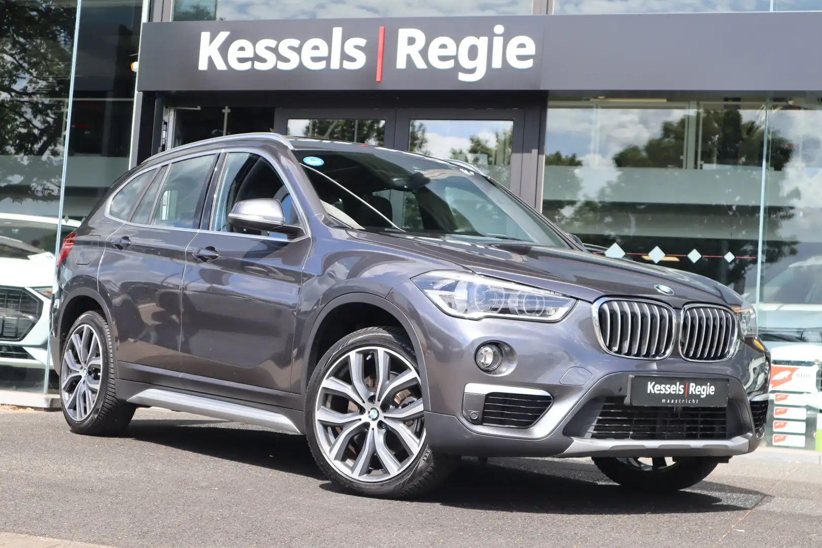BMW X1 sDrive20i Edition Pano HUD Camera DAB Elec.A-klep Grey - 1