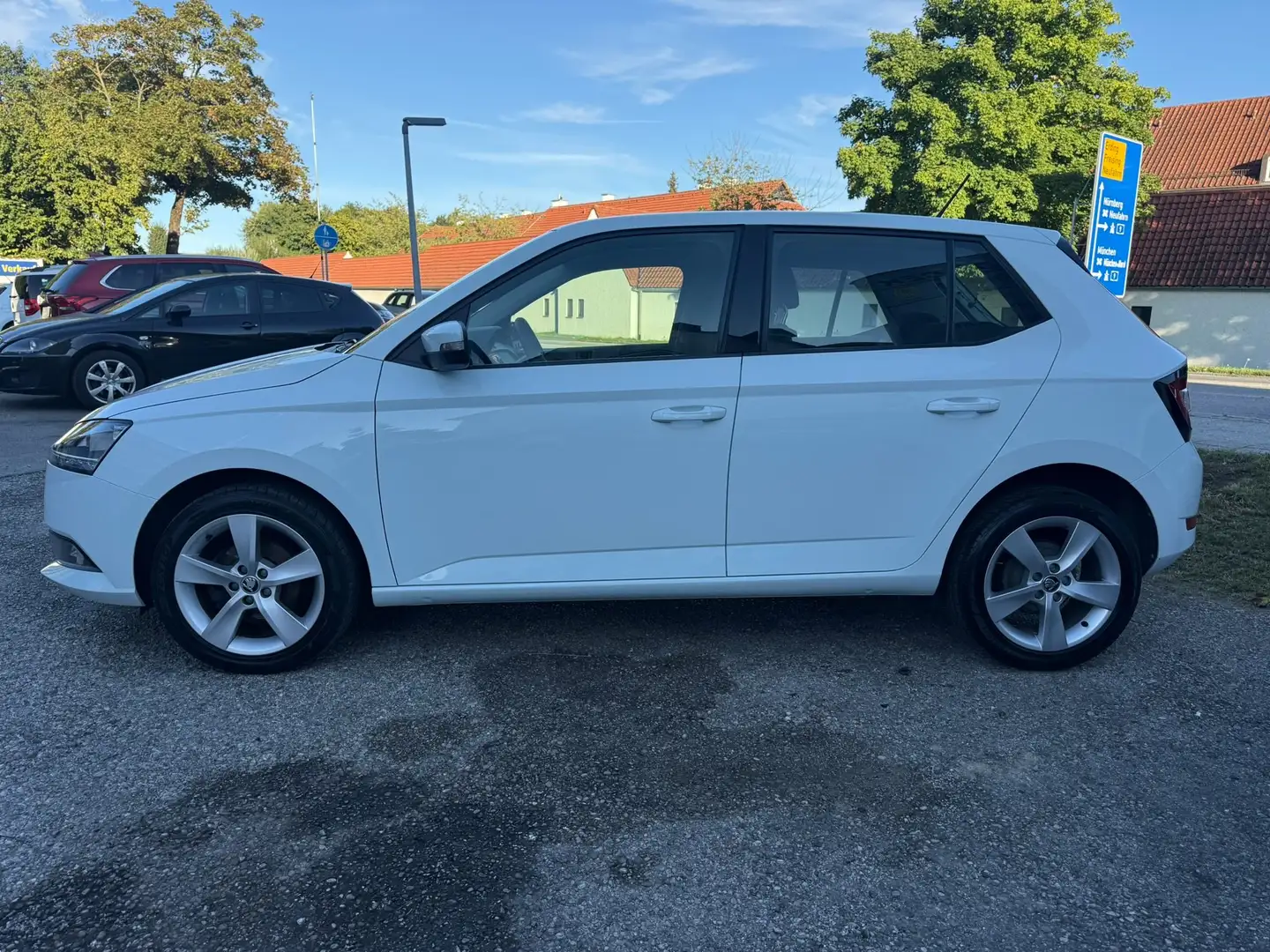 Skoda Fabia 1,0 MPI Cool Plus + Enjoy-Paket, PDC, DAB+, ALU Weiß - 2