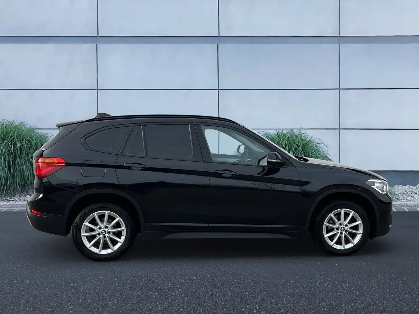 BMW X1 xDrive18d Head-Up LED Komfortzg. AHK Shz PDC Schwarz - 2