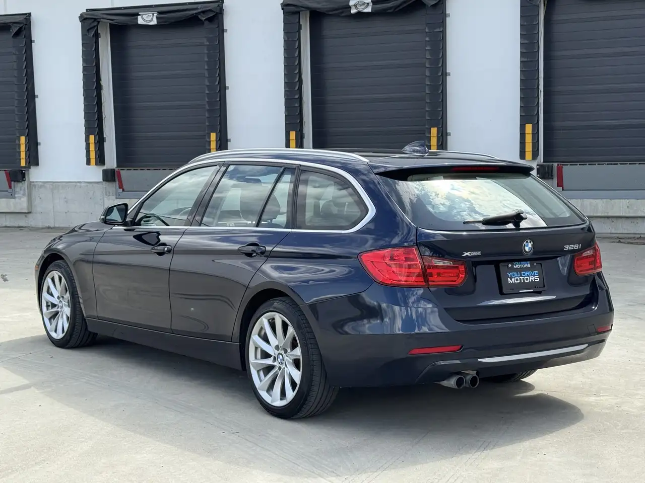 BMW 3 Series снимка BMW 3 Series