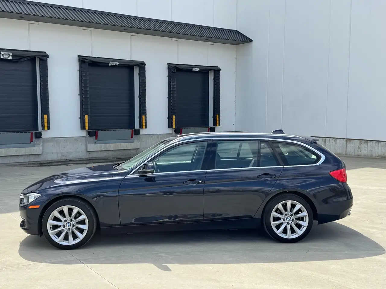 BMW 3 Series снимка BMW 3 Series