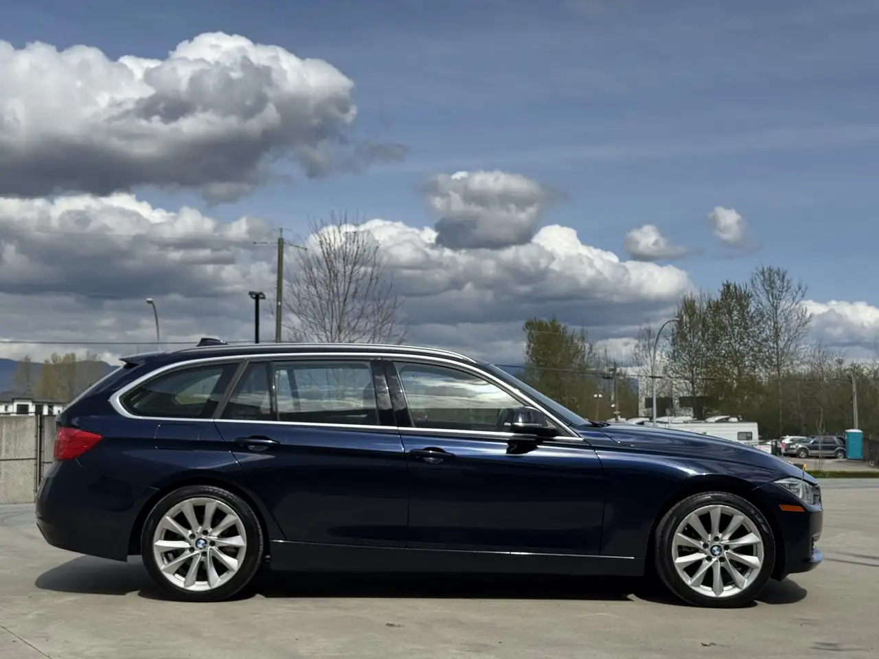 BMW 3 Series снимка BMW 3 Series
