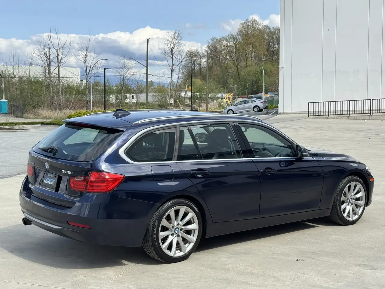 BMW 3 Series снимка BMW 3 Series