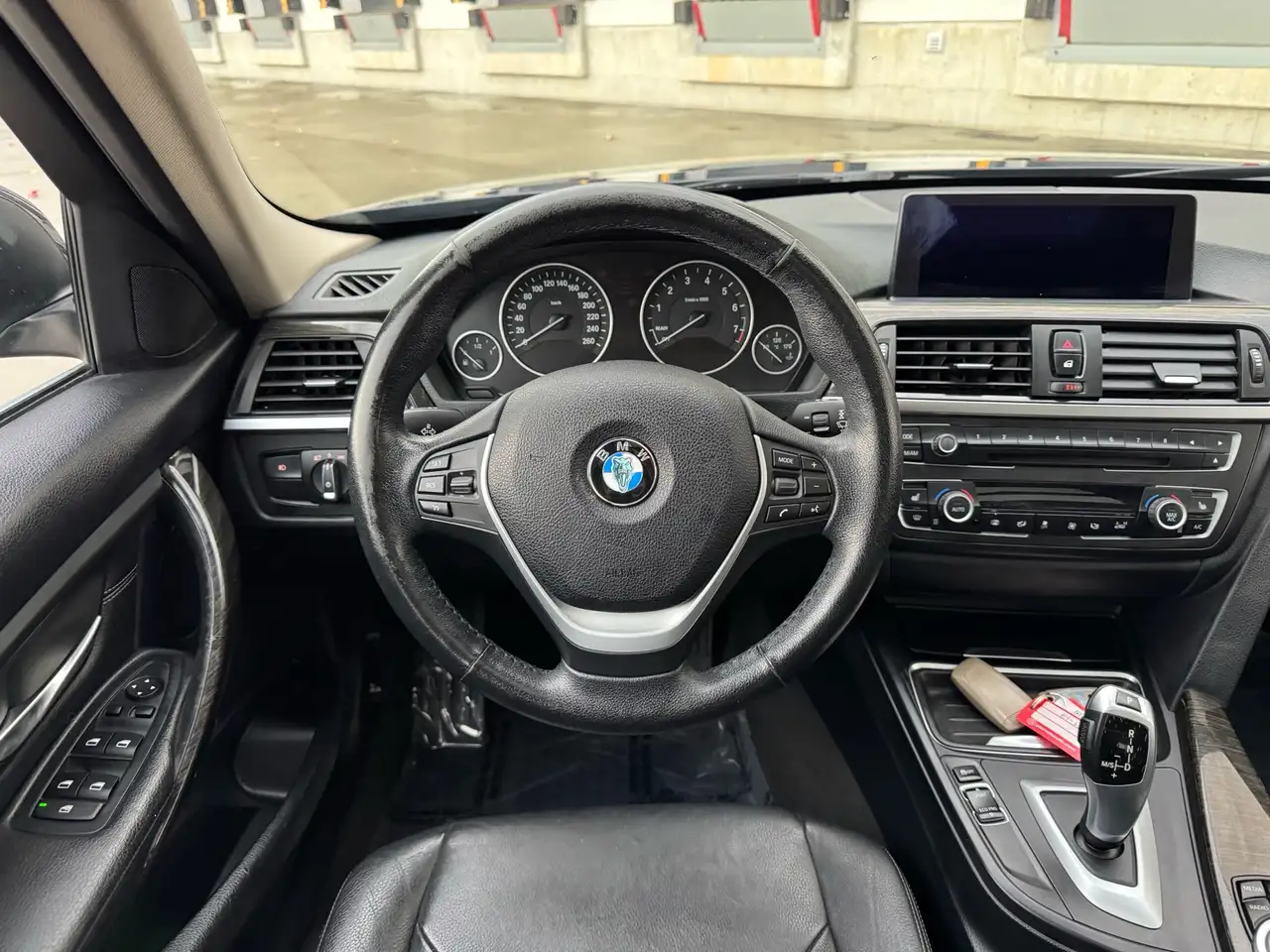 BMW 3 Series снимка BMW 3 Series
