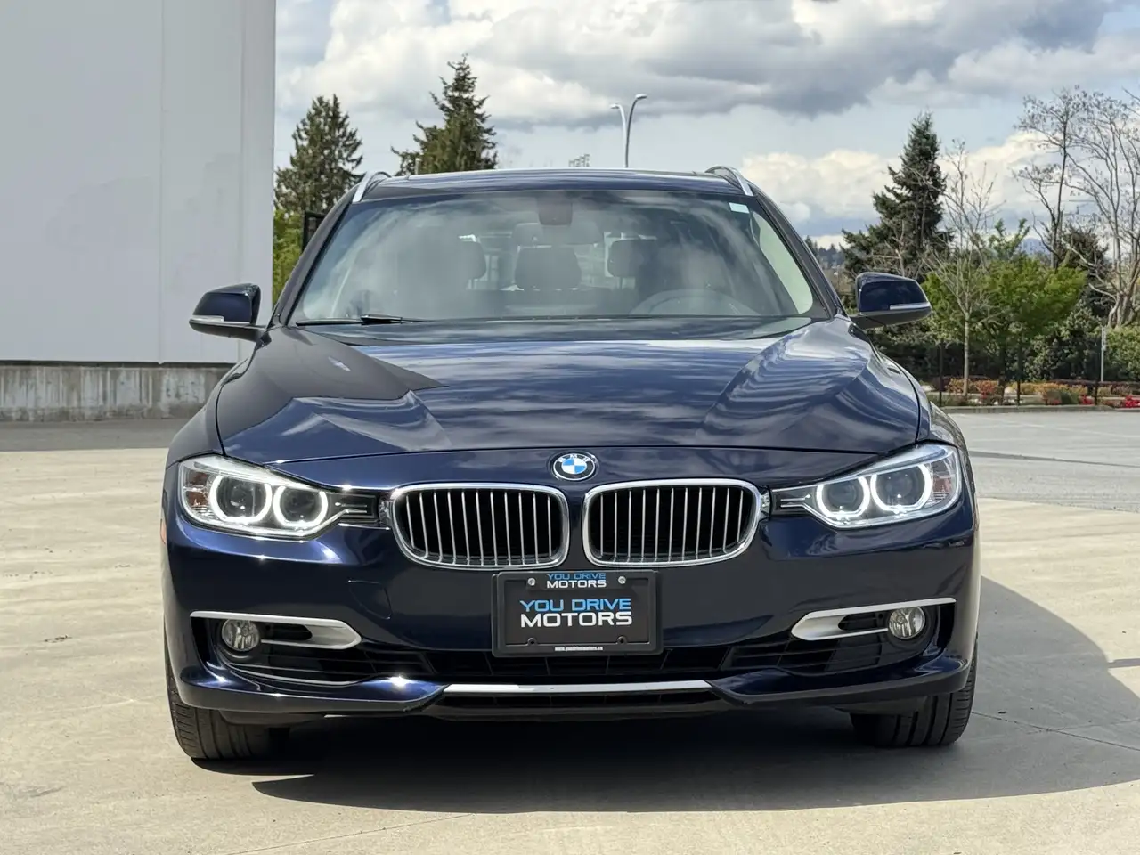 BMW 3 Series снимка BMW 3 Series