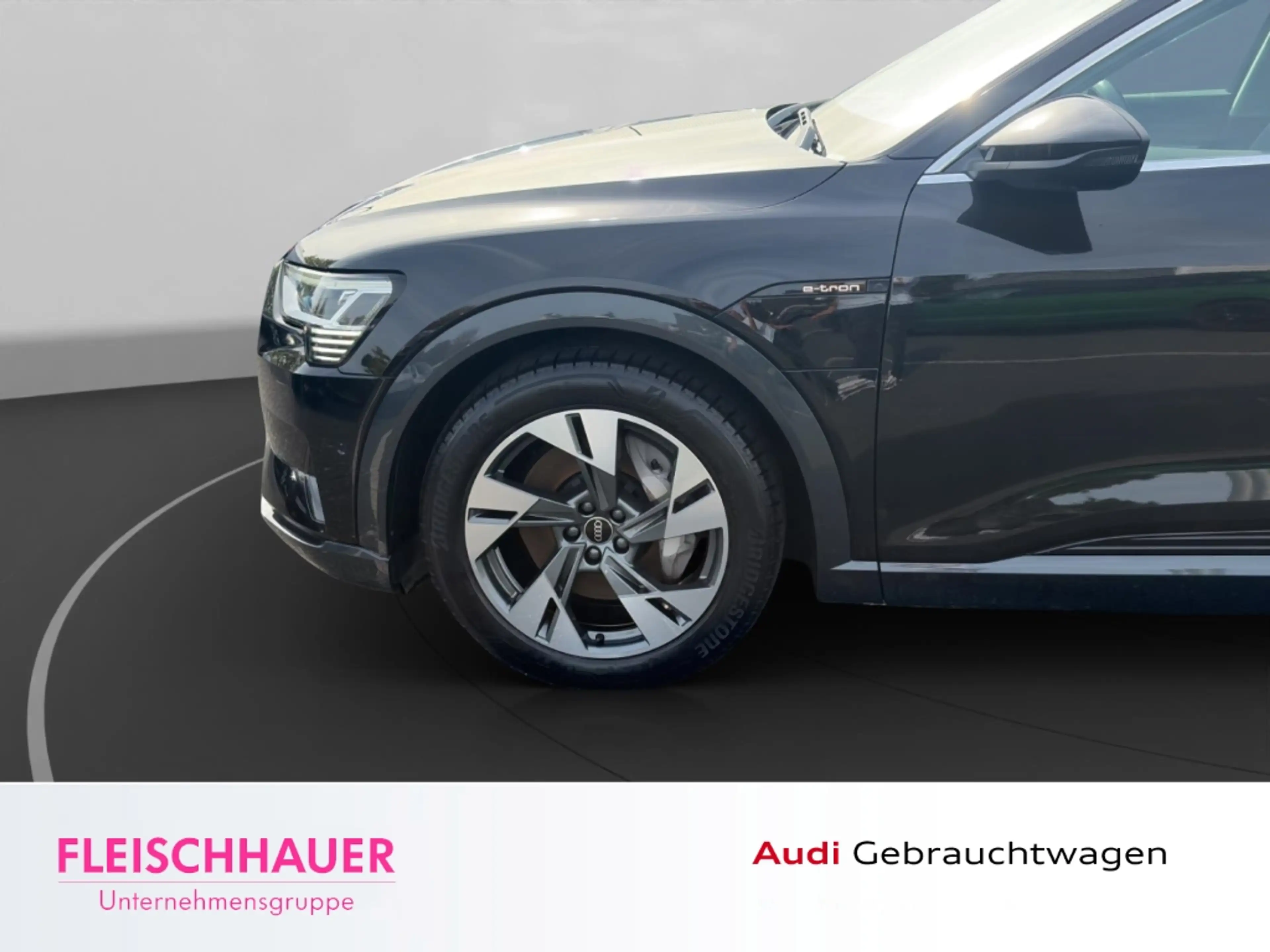Audi e-tron 55 quattro 300 KW Pano+Leder+TopView+ACC+Matrix+Ca — photo 16