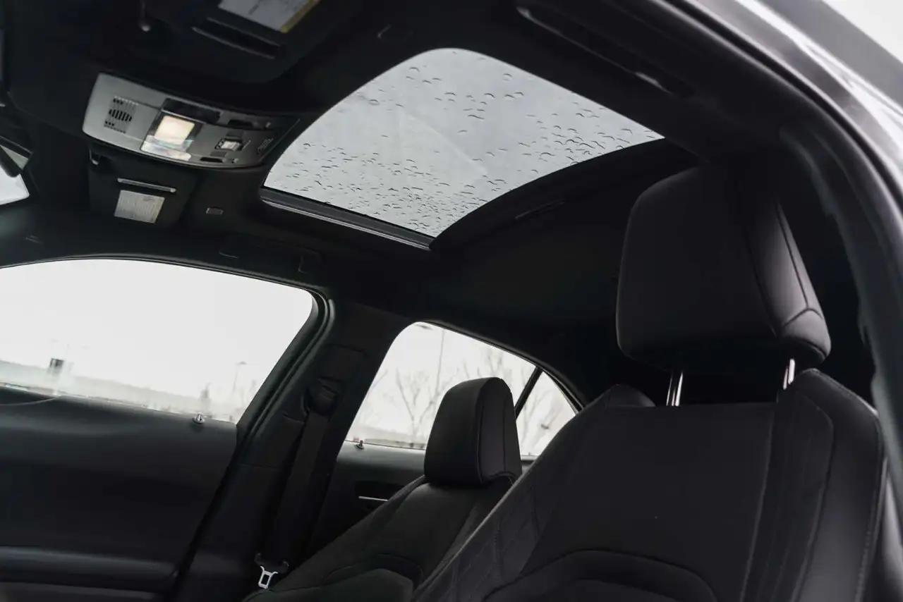 Lexus UX снимка Lexus UX