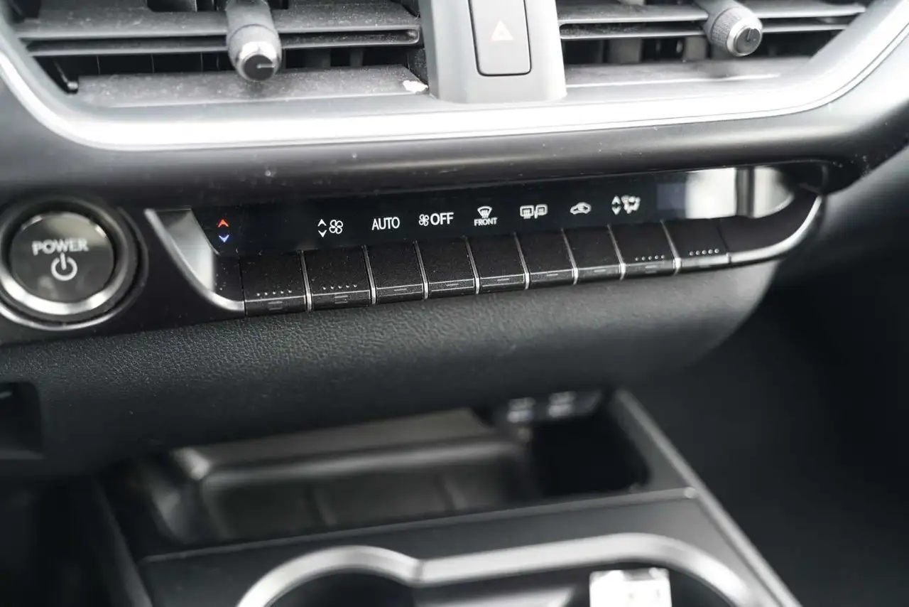 Lexus UX снимка Lexus UX