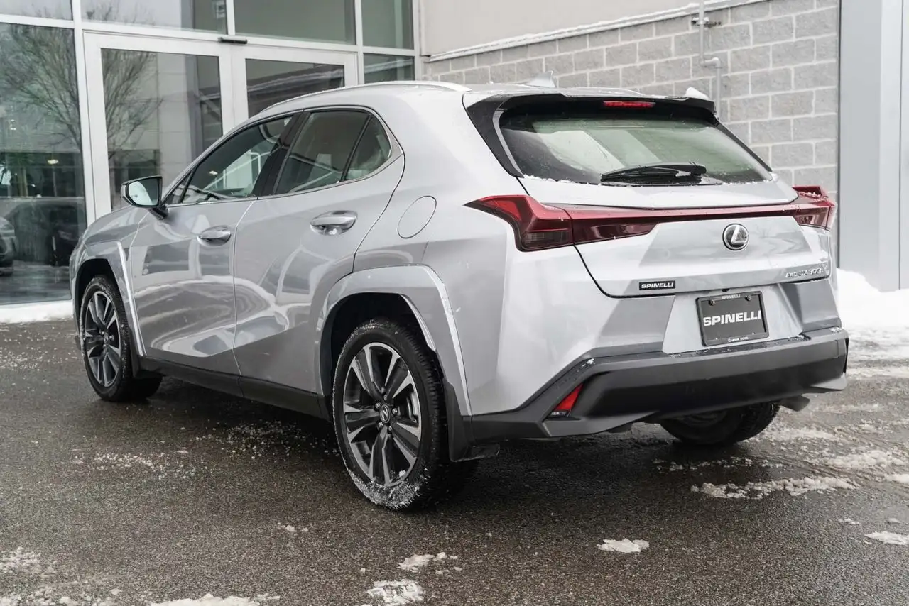 Lexus UX снимка Lexus UX