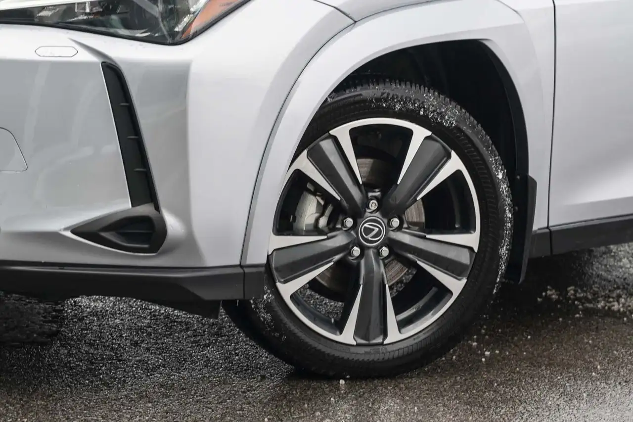 Lexus UX снимка Lexus UX