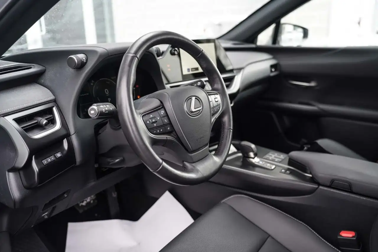 Lexus UX снимка Lexus UX
