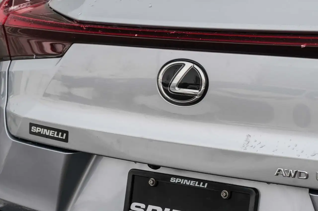 Lexus UX снимка Lexus UX