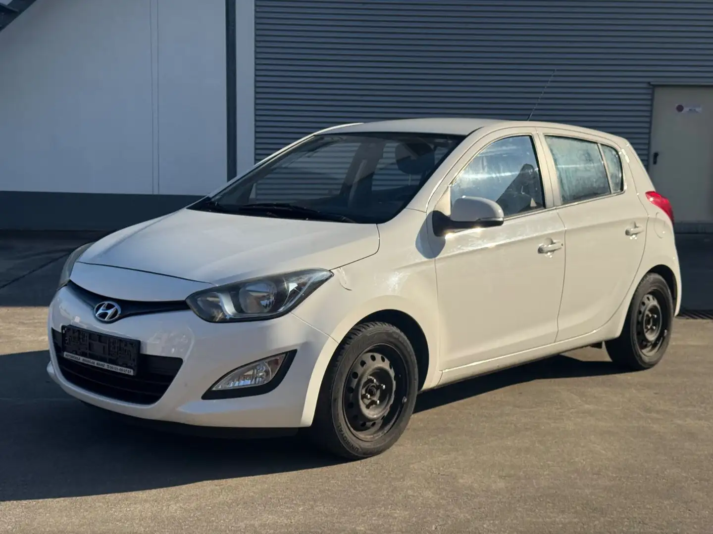 Hyundai i20 5 Star Edition *Tüv Neu* Weiß - 2