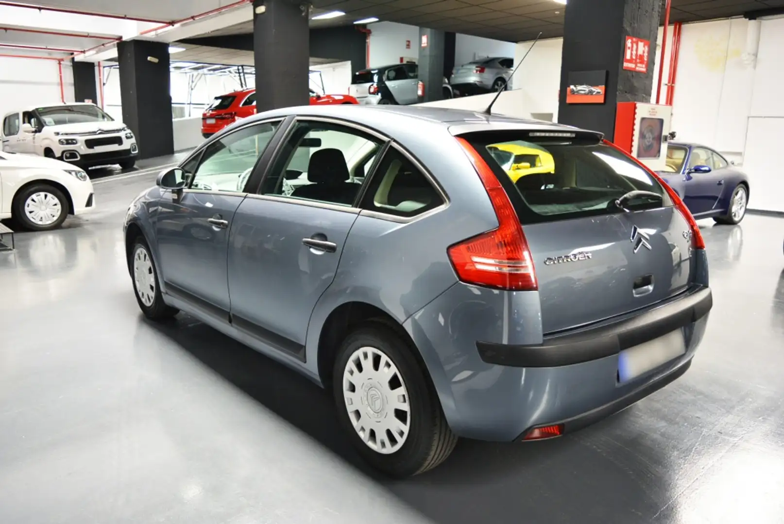 Citroen C4 1.4i 16v LX - 2