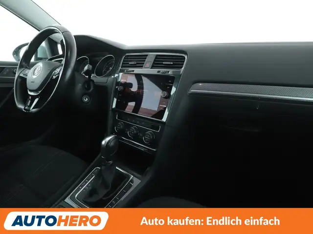 Volkswagen Golf view 13