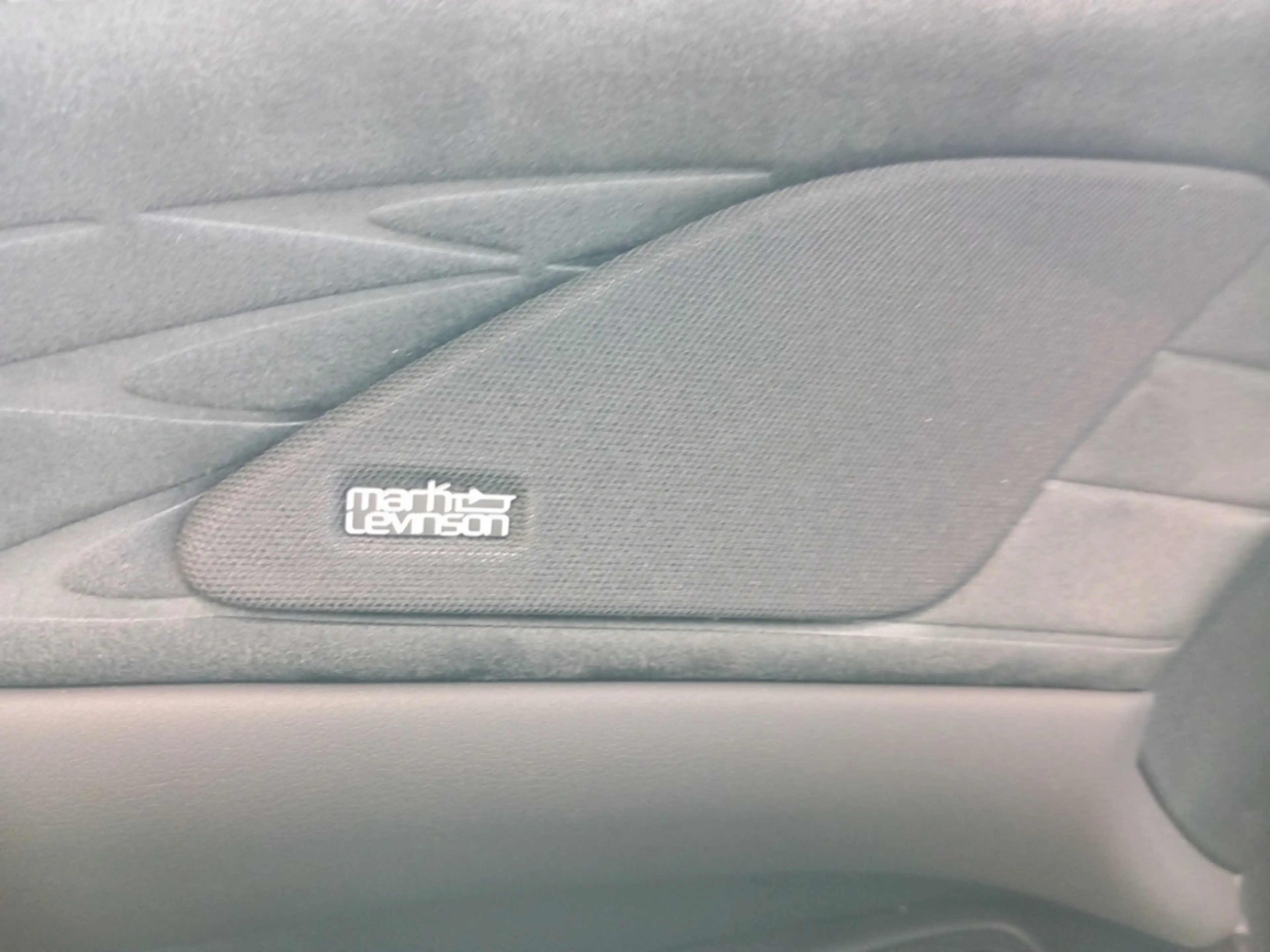 Lexus RX 450h + 2,5 l E-CVT, 4x4 Plug-in 5-Türer LUXURY — photo 9
