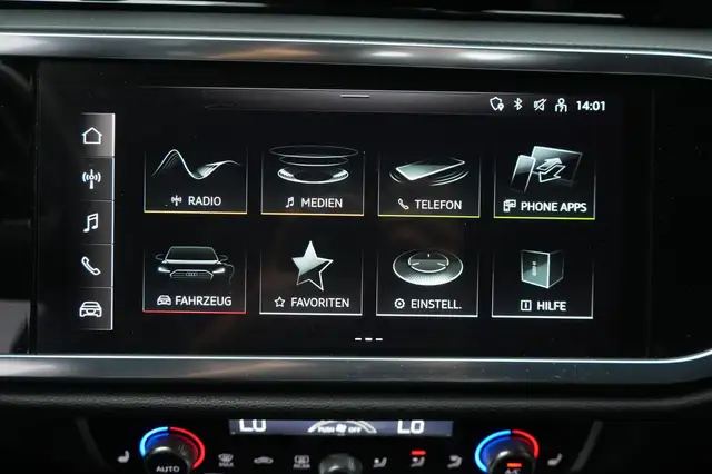 Audi Q3 view 19