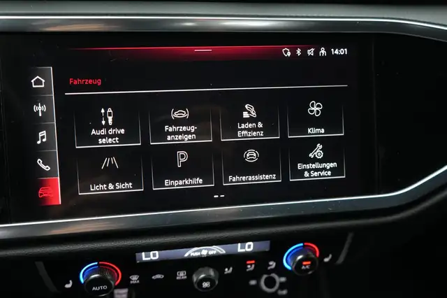Audi Q3 view 20