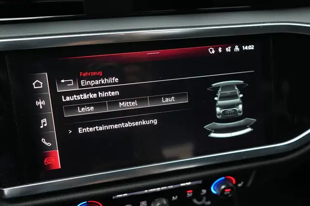 Audi Q3 view 21