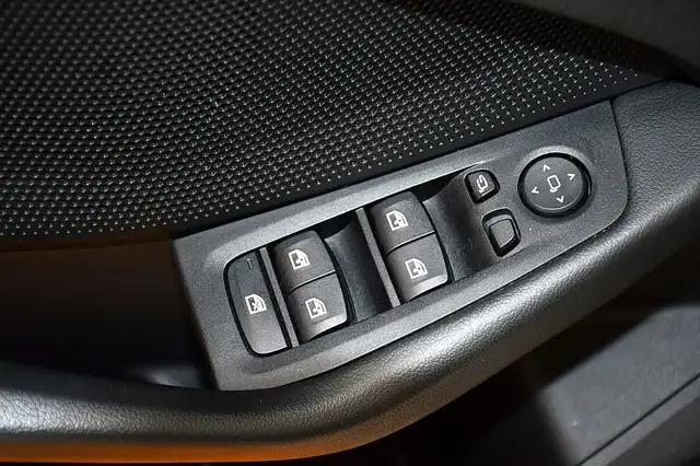 BMW 1 Series view 11
