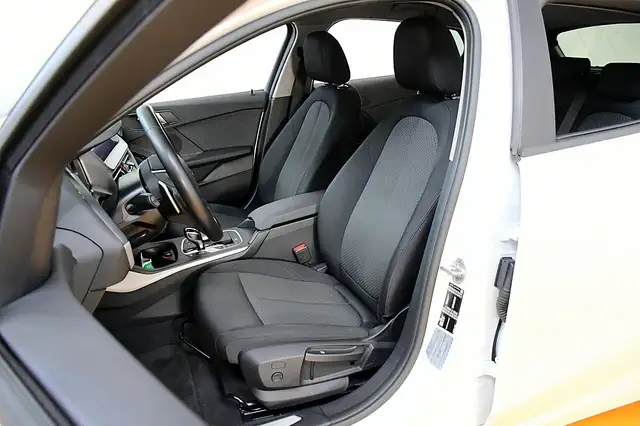 BMW 1 Series view 12