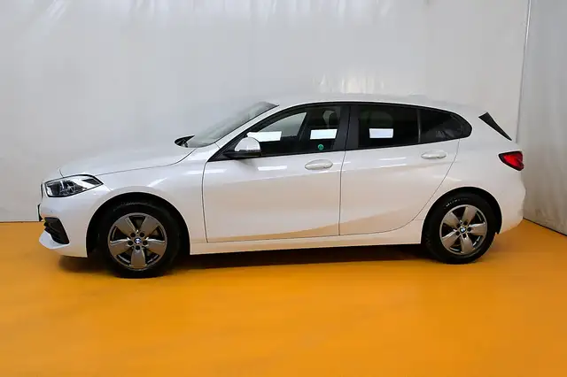 BMW 1 Series view 7