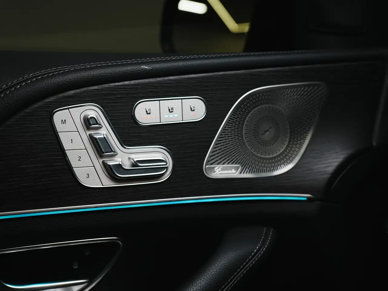 Mercedes-Benz GLE снимка Mercedes-Benz GLE