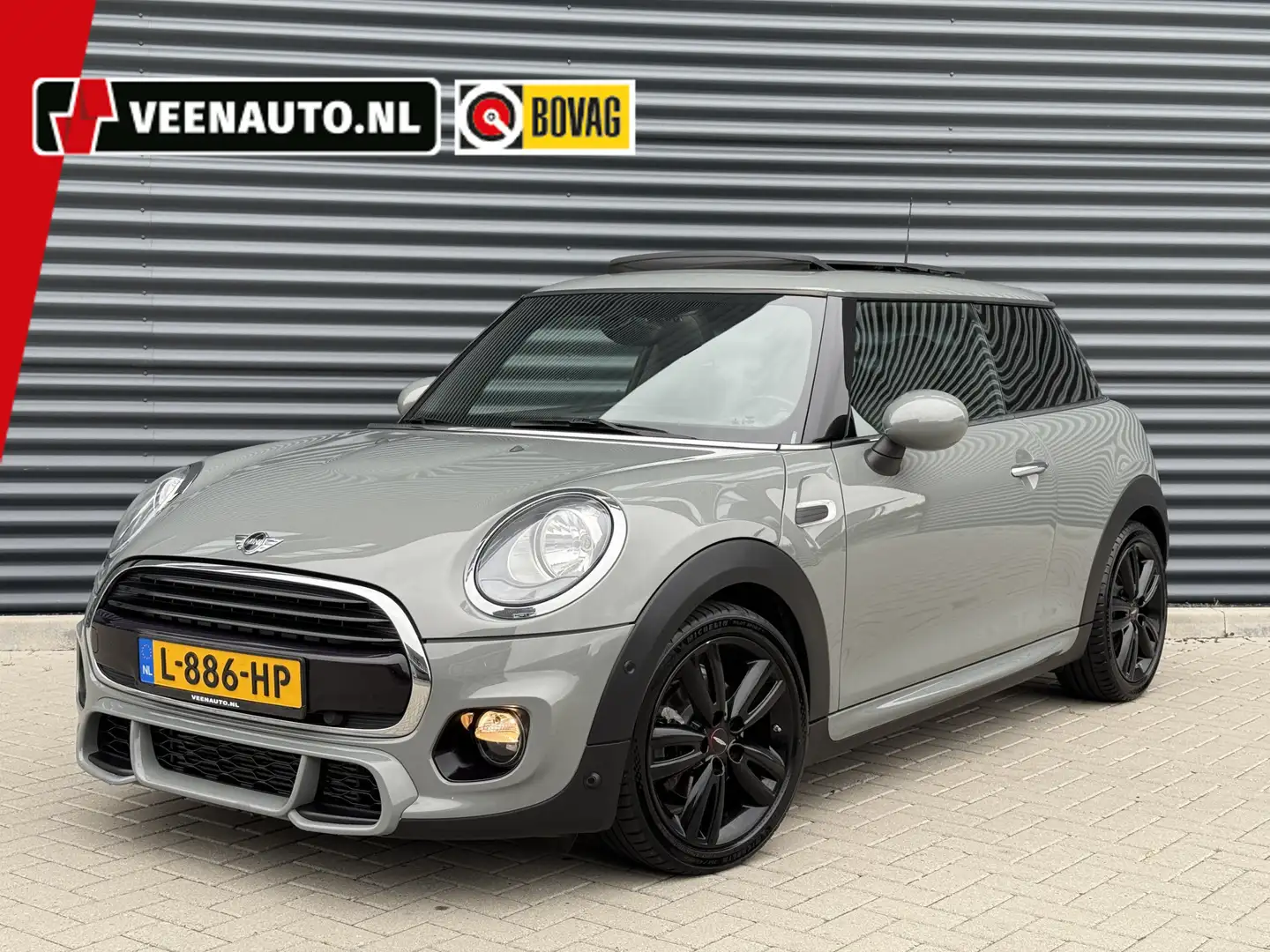 MINI John Cooper Works Mini 1.5 One JCW Pano/Automaat/Navi Grijs - 1