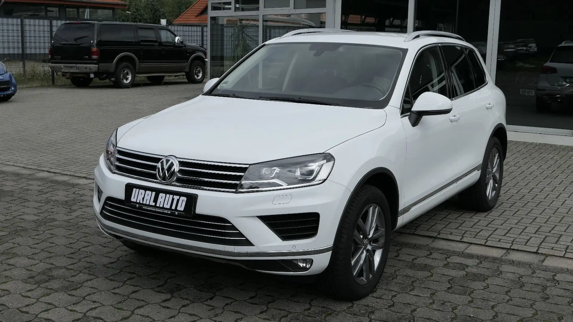 Volkswagen Touareg Terrain Tech StylePaket AHK/R-Cam/8xAlu Weiß - 1