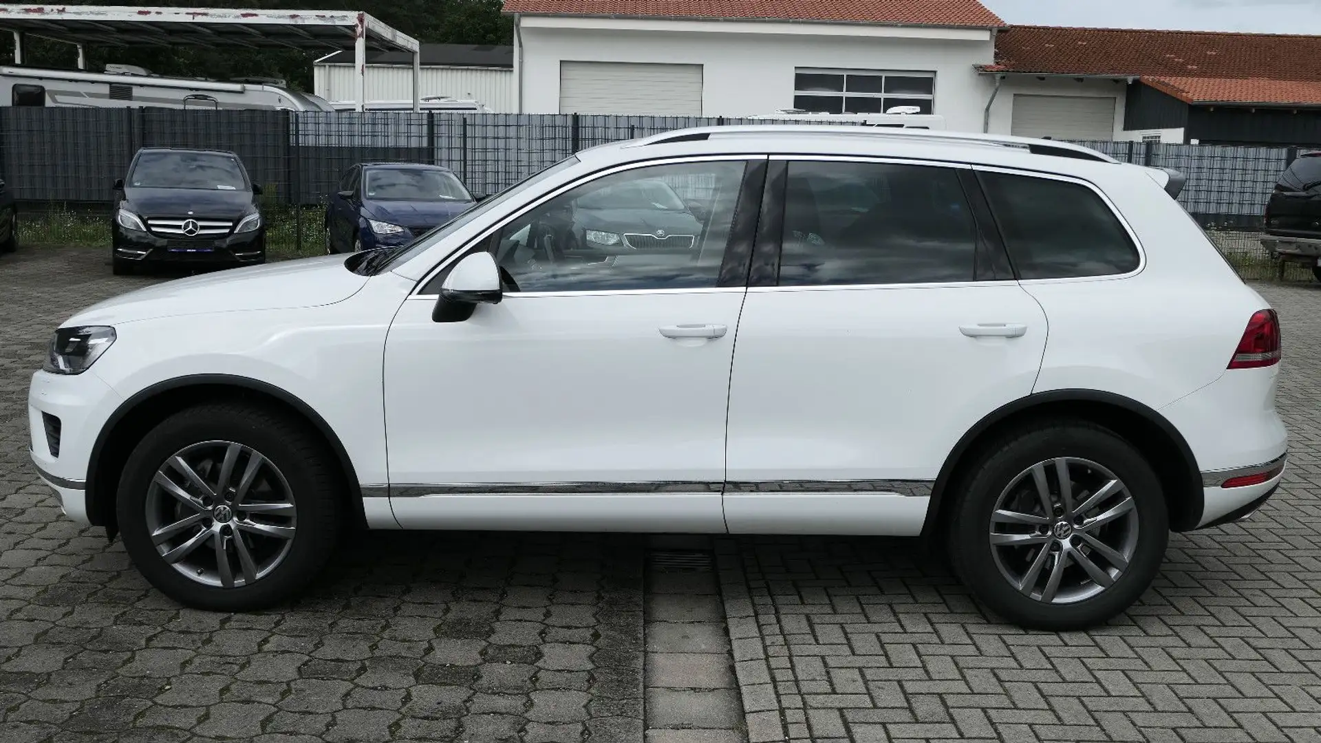 Volkswagen Touareg Terrain Tech StylePaket AHK/R-Cam/8xAlu Weiß - 2
