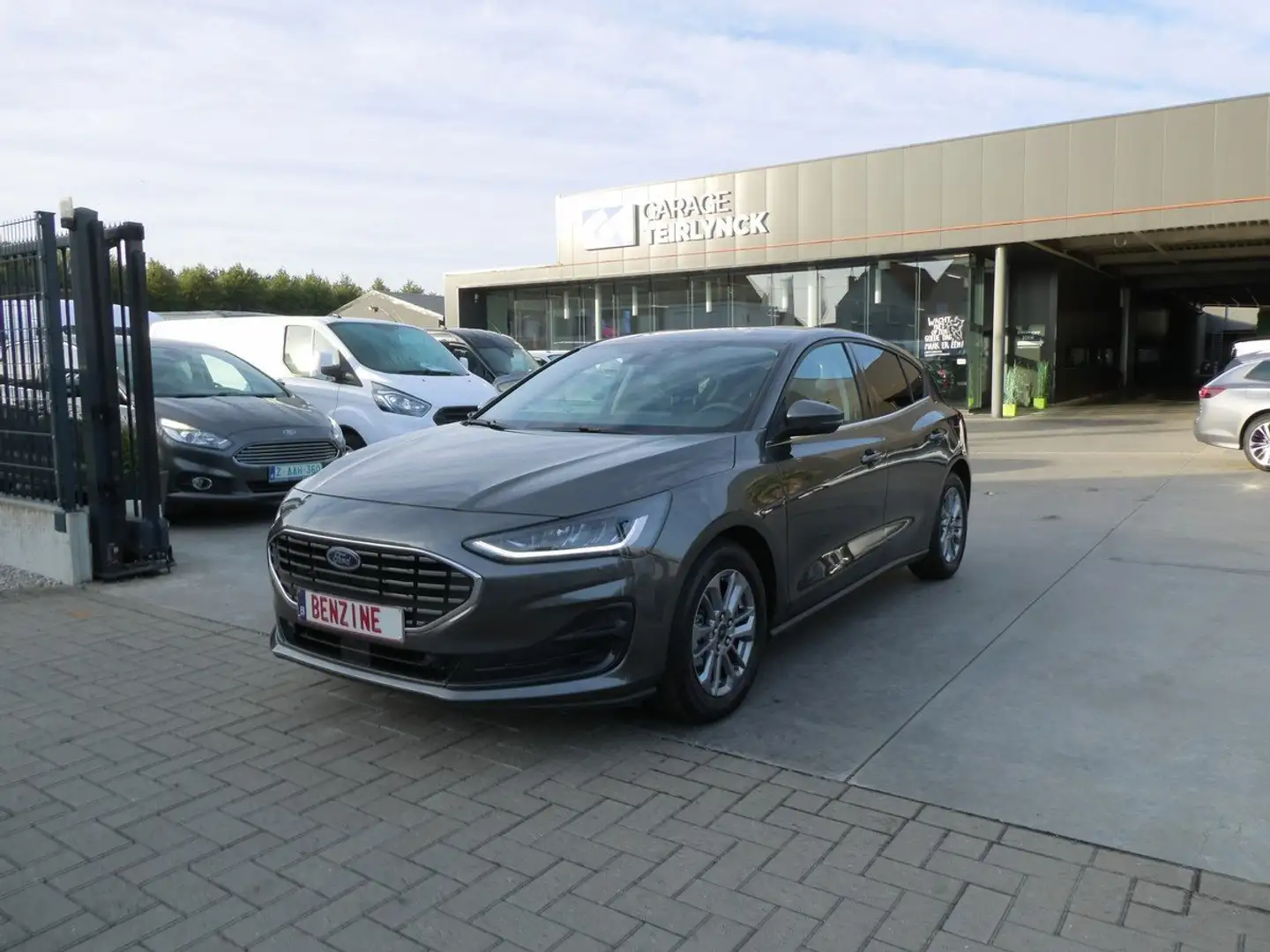 Ford Focus 5d 1.0 i 125pk Titanium Luxe 10000km (41247) Gris - 1
