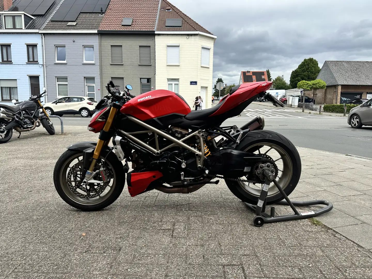 Ducati Streetfighter 1098 S | "Collector" Rosso - 2