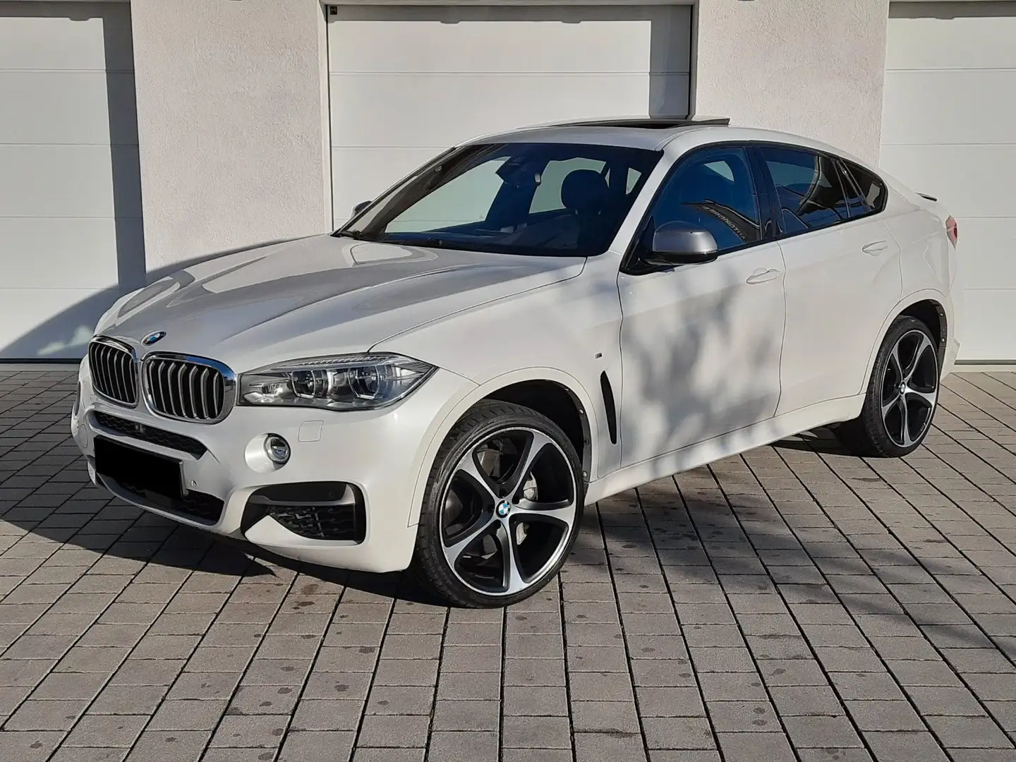 BMW X6 M d/LED/HuD/SDach/360°/H&K/AhK/StdH/20° Blanc - 2